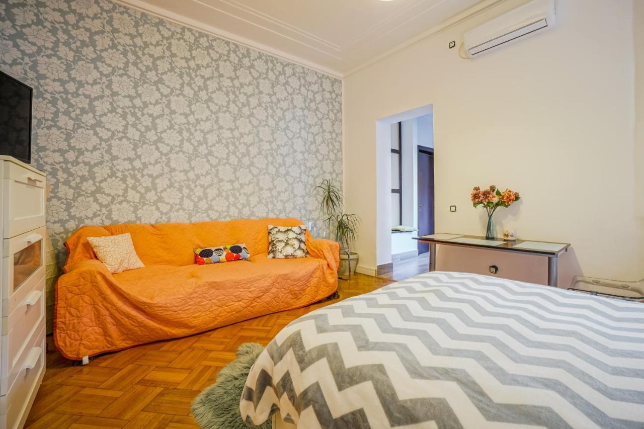 Victoriei Blue Apartment Bukares Bagian luar foto