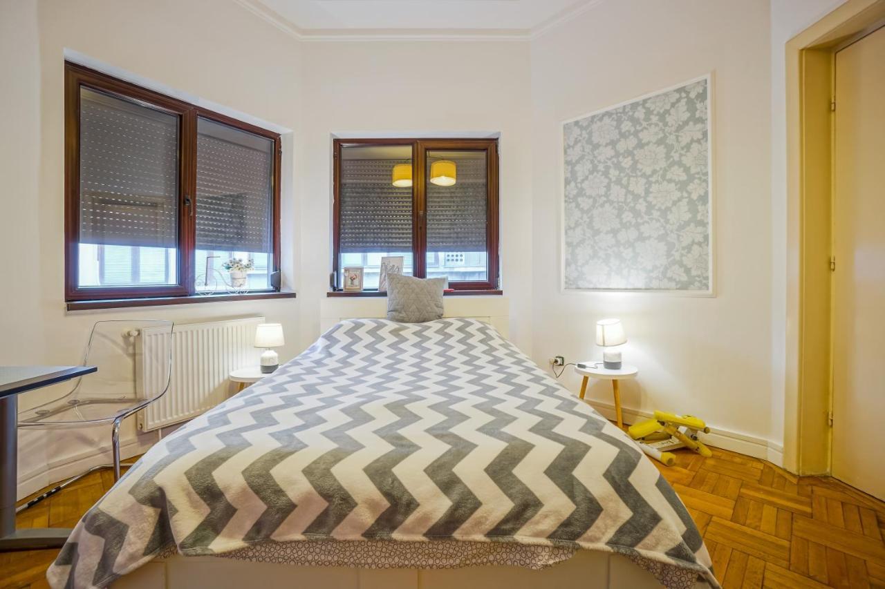 Victoriei Blue Apartment Bukares Bagian luar foto