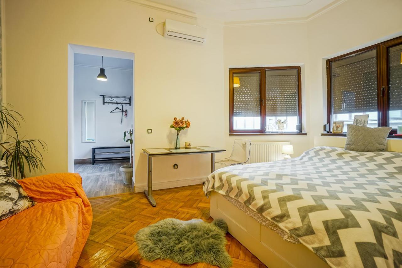 Victoriei Blue Apartment Bukares Bagian luar foto